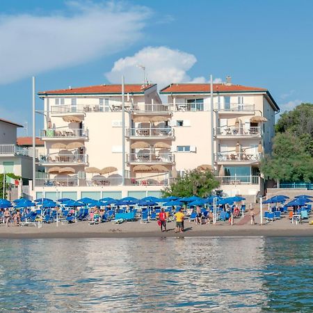 Residence Villa Lo Scoglietto San Vincenzo Bagian luar foto
